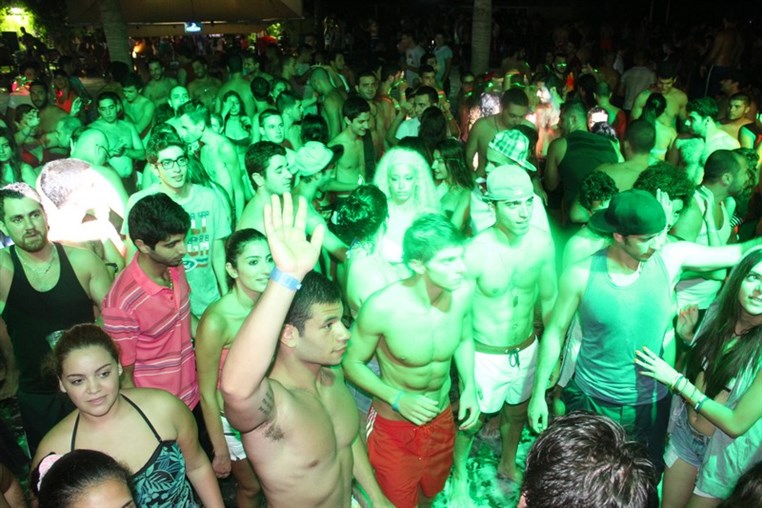 Lebanon Largest FOAM Party 3 (1)